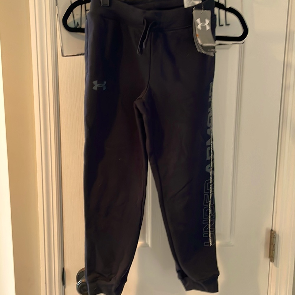 Under Armour Boys Cold Gear jogger sweats Sz S NWT